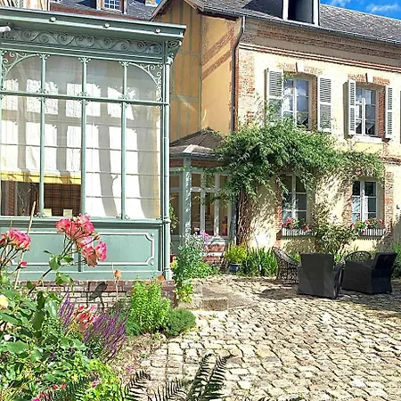 Maison Leontine Bernay (Eure)