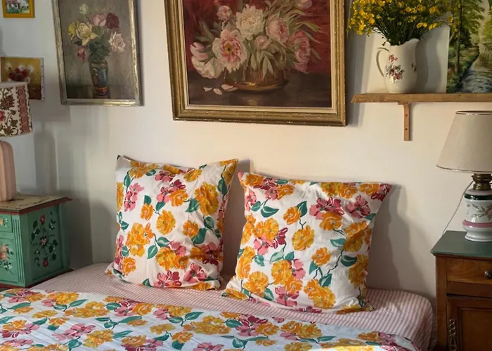 Couette-café Maison Léontine 3*